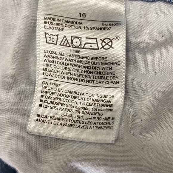 Old Navy Distressed High Rise Jean Shorts Size 16 - Picture 3 of 5